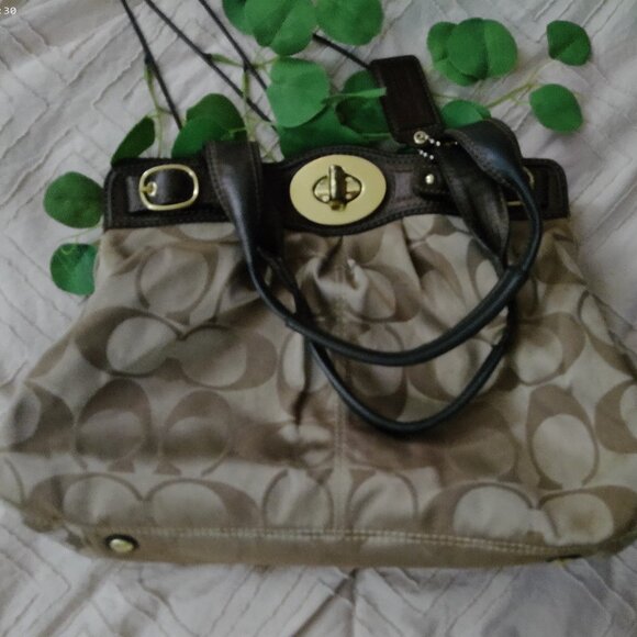 Authentic Coach Purse - Picture 2 of 9